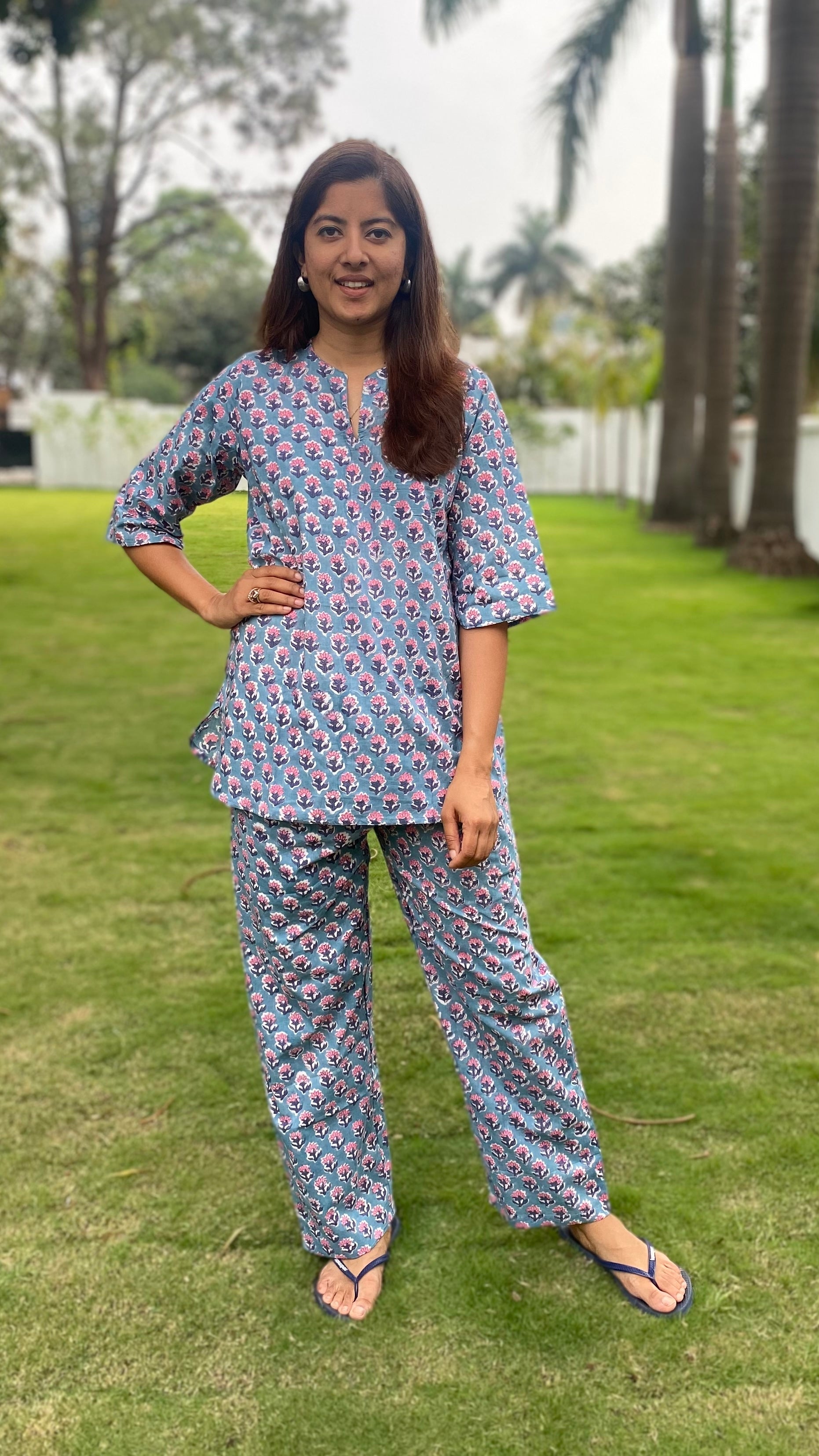 Nightwear Cotton White Red Leaf Rajasthani Print – fabcolors